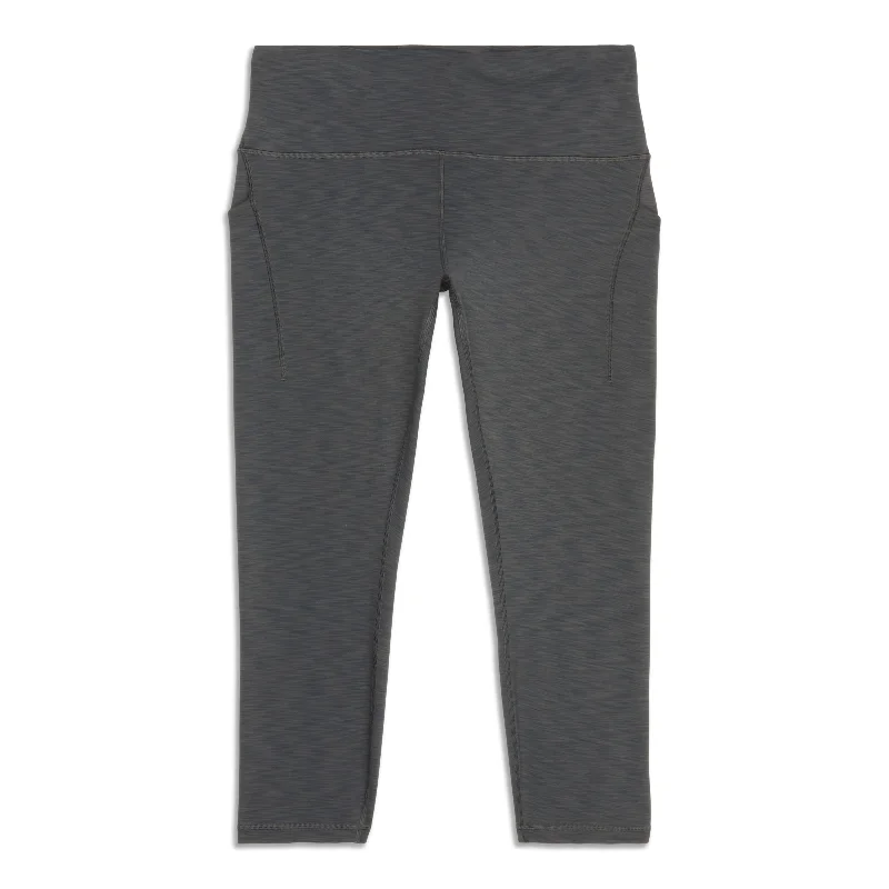 Casual Fit Wunder Train High-Rise Crop With Pockets - Resale