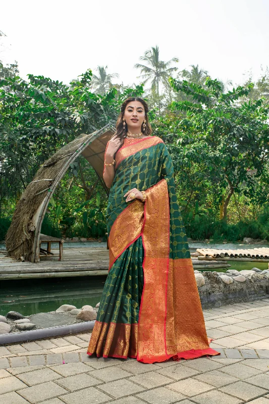 Simple Style Women's Bottle Green Woven Kanchipuram Silk Saree With Blouse (Saree Blouse Without stitch) - Aastha Fashion Simple Style Women's Bottle Green Woven Kanchipuram Silk Saree With Blouse (Saree Blouse Without stitch) - Aastha Fashion