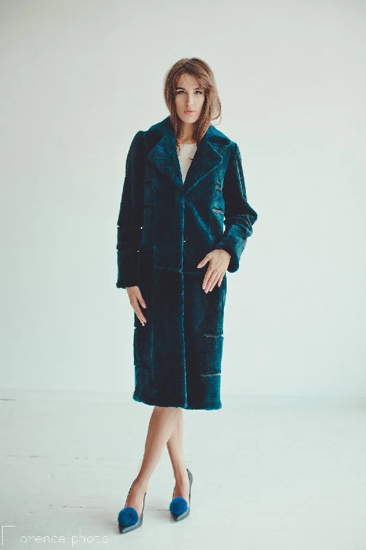 Easy Comfort Style Blue Beaver Fur Coat