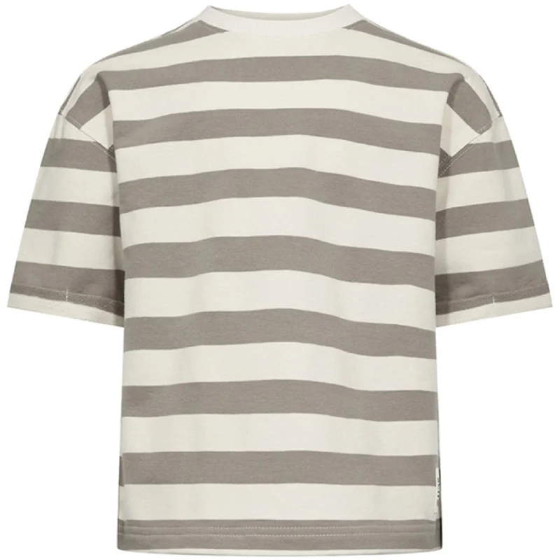 Casual Chic Outfits Sofie Schnoor Soft Beige T-Shirt