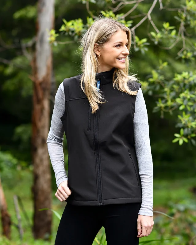 Comfortable Fashion Freeman Softshell Vest in Black