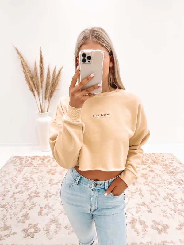 Sporty Comfort A Cropped Oversized Sweater Latte