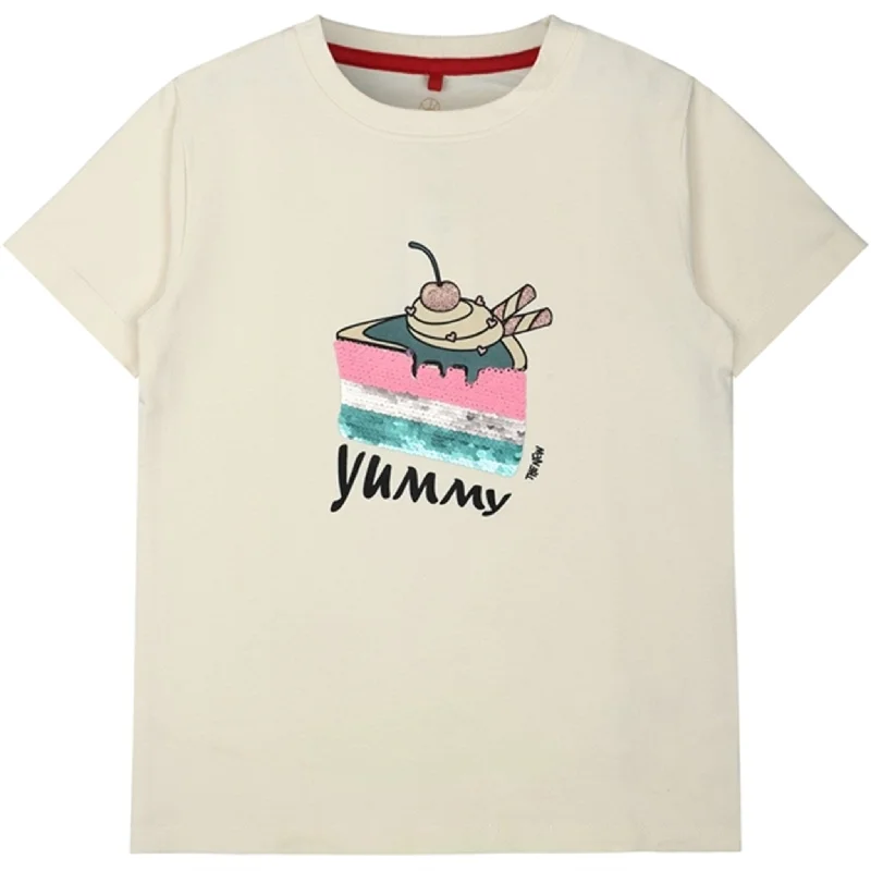 Everyday Comfort The New White Swan Cake T-shirt