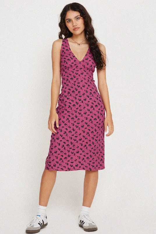 Light Comfort Motel Rocks Lieva Midi Dress in Raspberry Floral