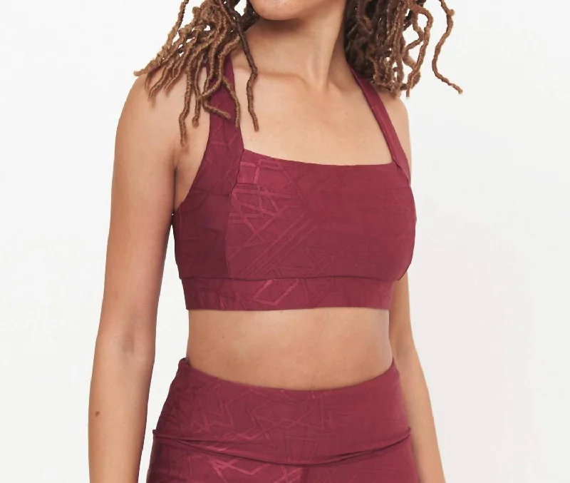 Simple Style Square Neck Performance Bra In Pomergranate