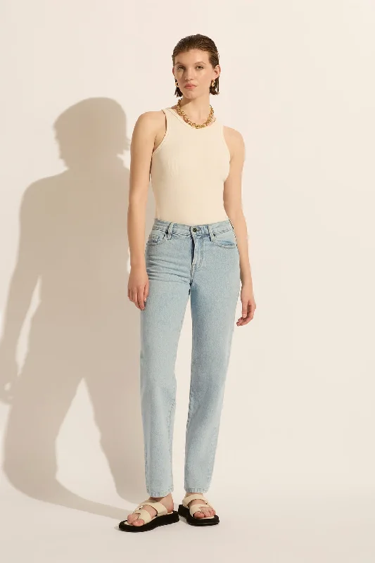 Versatile Comfort Elise Mid Straight Explore