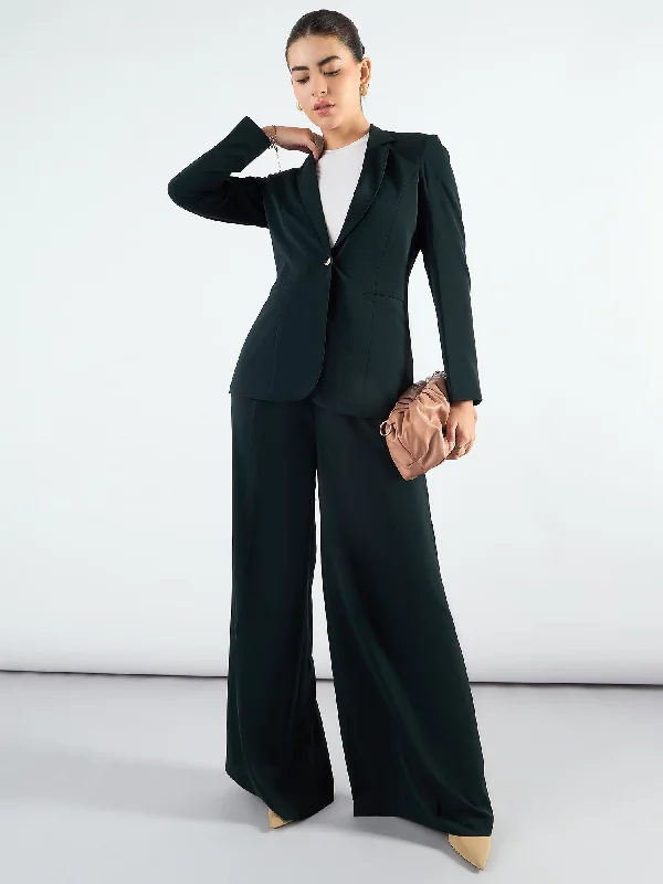 Weekend Comfort Green Classic Notched Lapel Tailored Fit Blazer Paired With Trouser In Stretchable Fabric