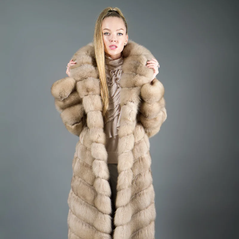 Effortless Outfits Long fur coat with hood exclusive Russian sable