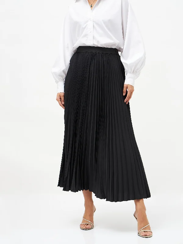Comfortable Fashion Looks Black Pleated Maxi Skirt